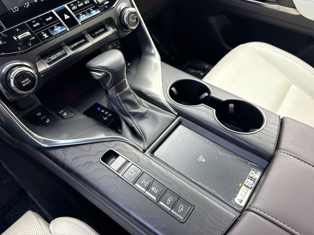 Used 2024 Lexus LX 600 4WD w/ Luxury Package image 21