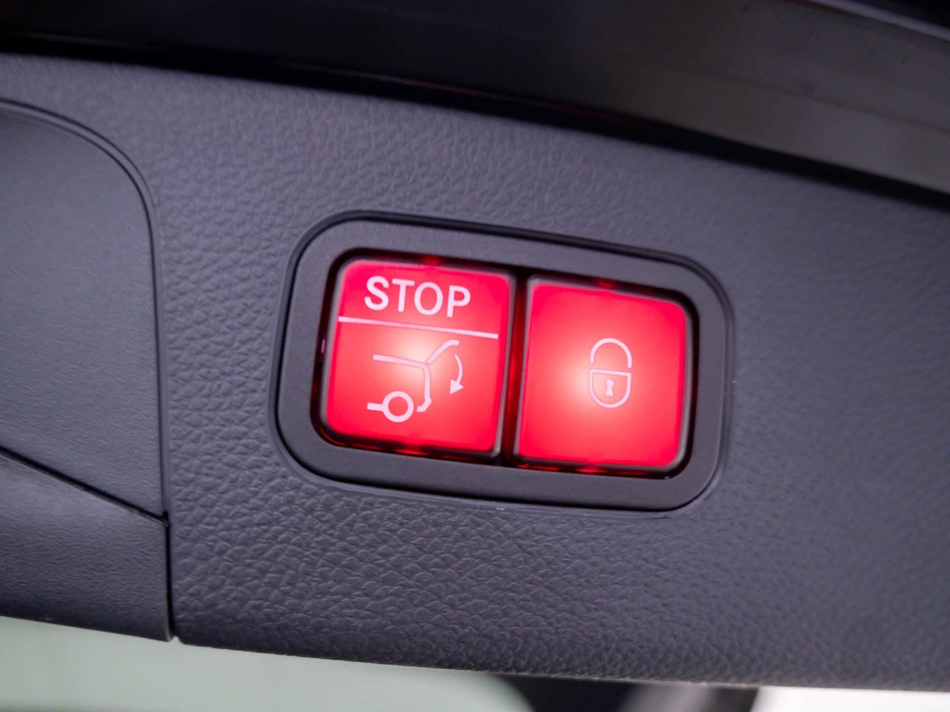 Certified 2022 Mercedes-Benz GLC 300 4MATIC w/ Multimedia Package Lite image 35