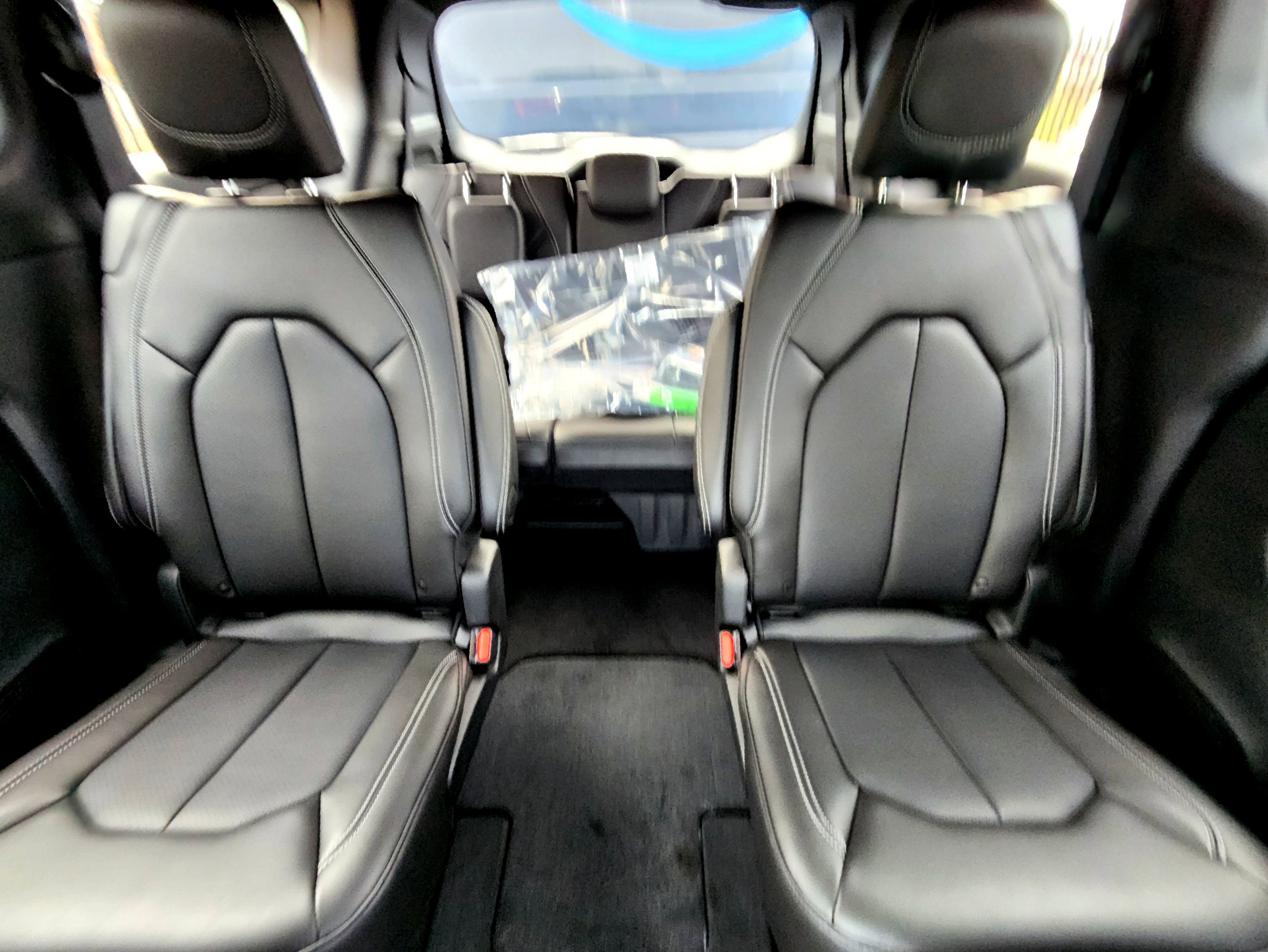 New 2025 Chrysler Pacifica Select image 33