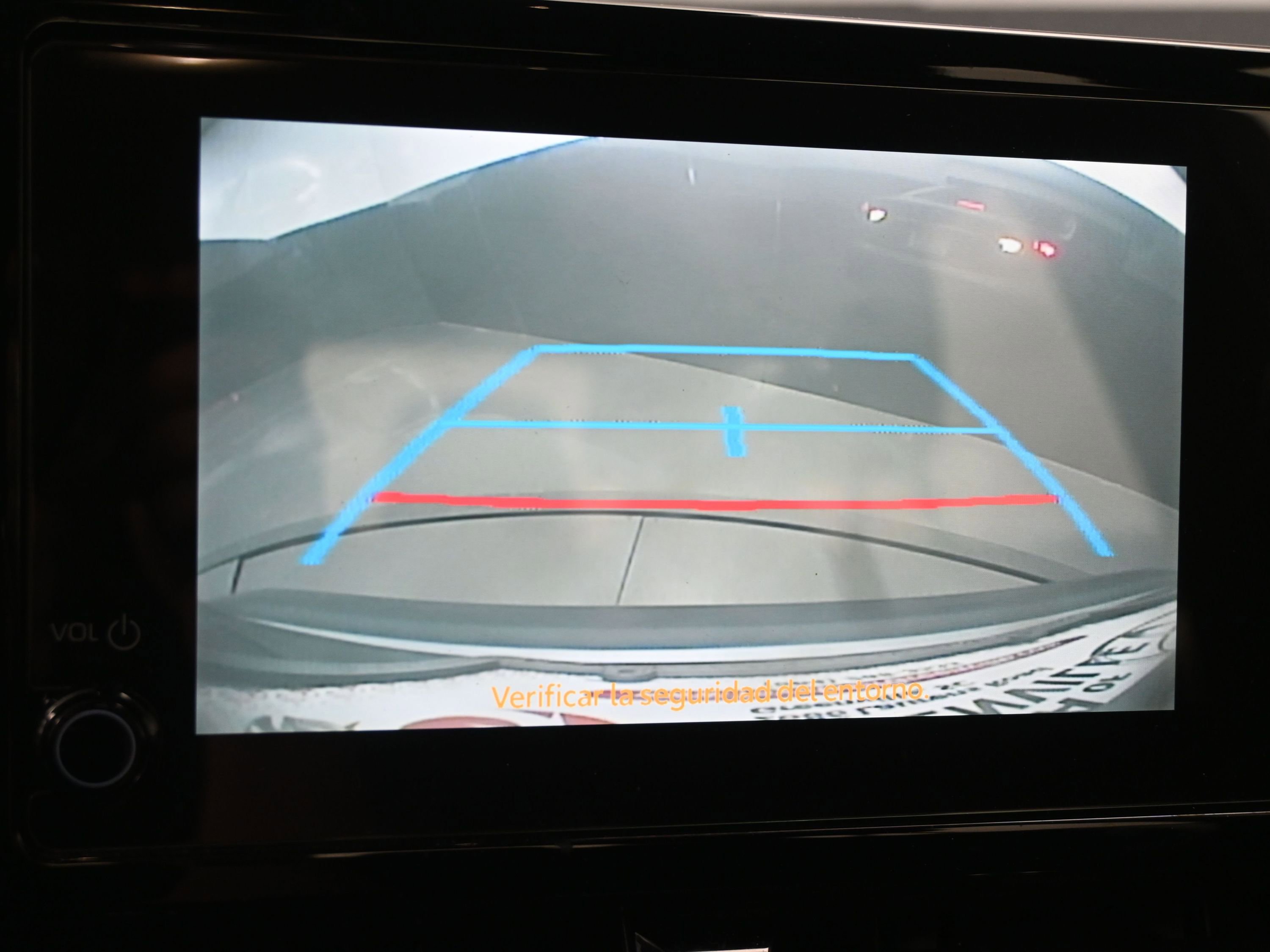 Certified 2025 Toyota Corolla LE image 29