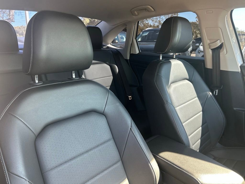 Used 2023 Volkswagen Jetta SE image 46