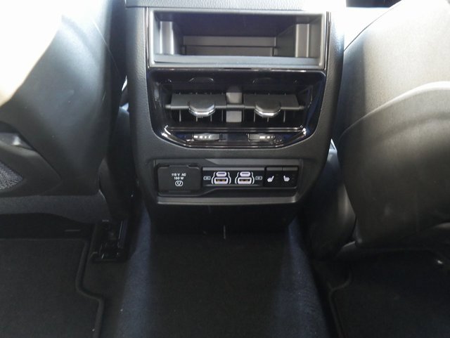 New 2025 Jeep Grand Cherokee Limited w/ Black Appearance Package image 23