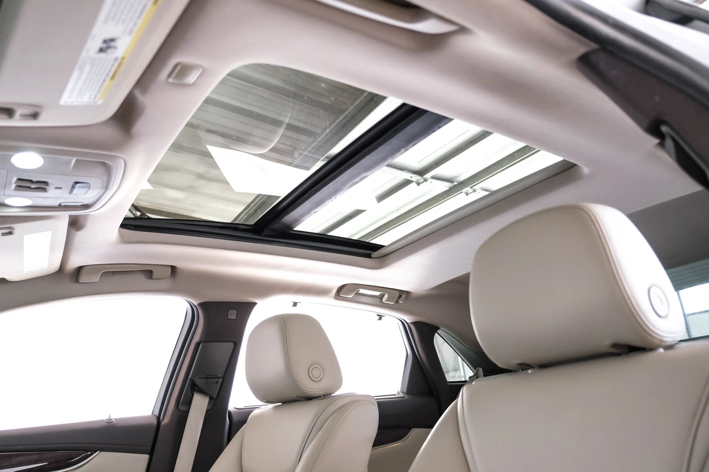 Used 2016 Cadillac XTS Premium FWD image 4
