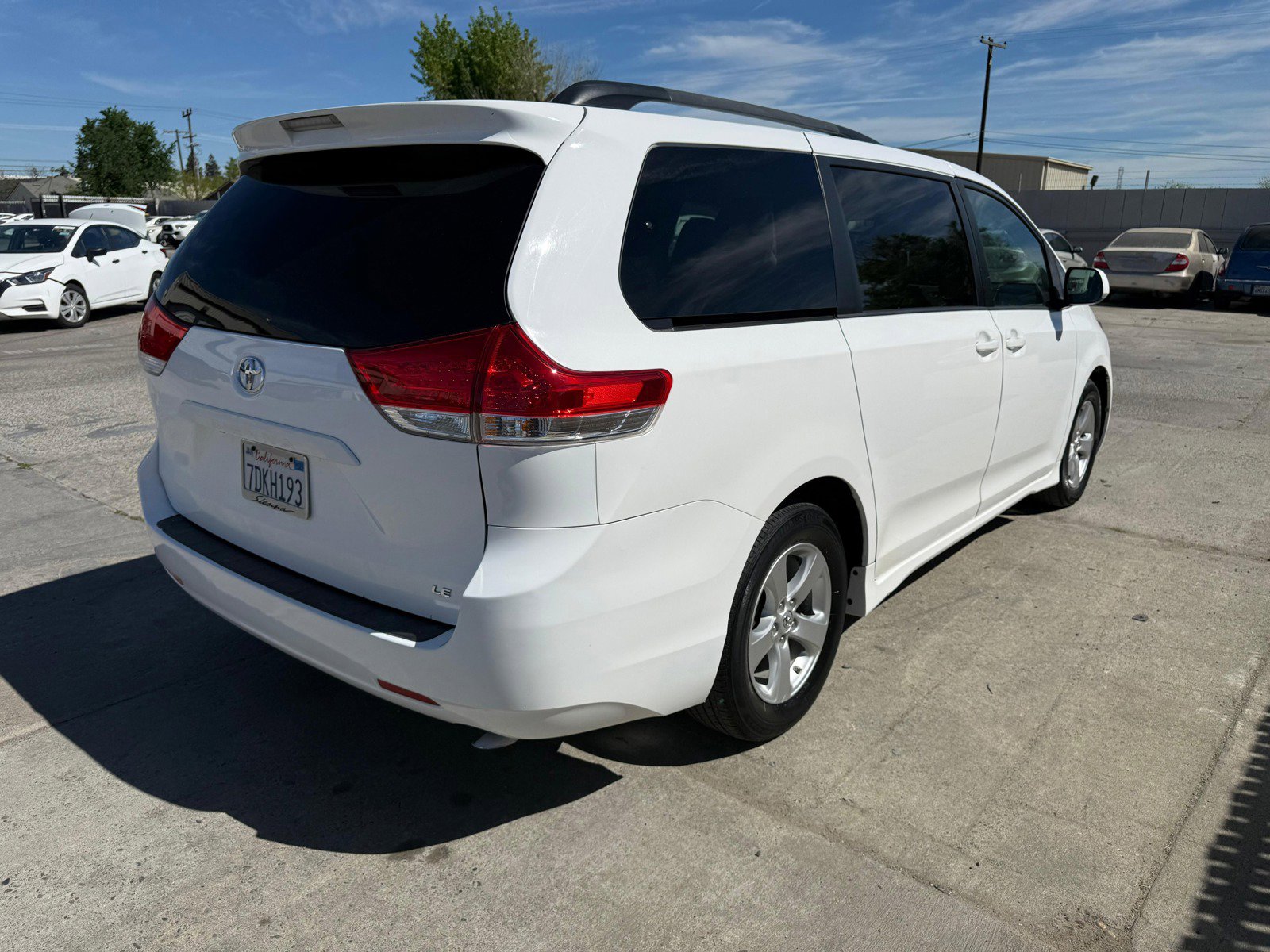 Used 2014 Toyota Sienna LE image 4
