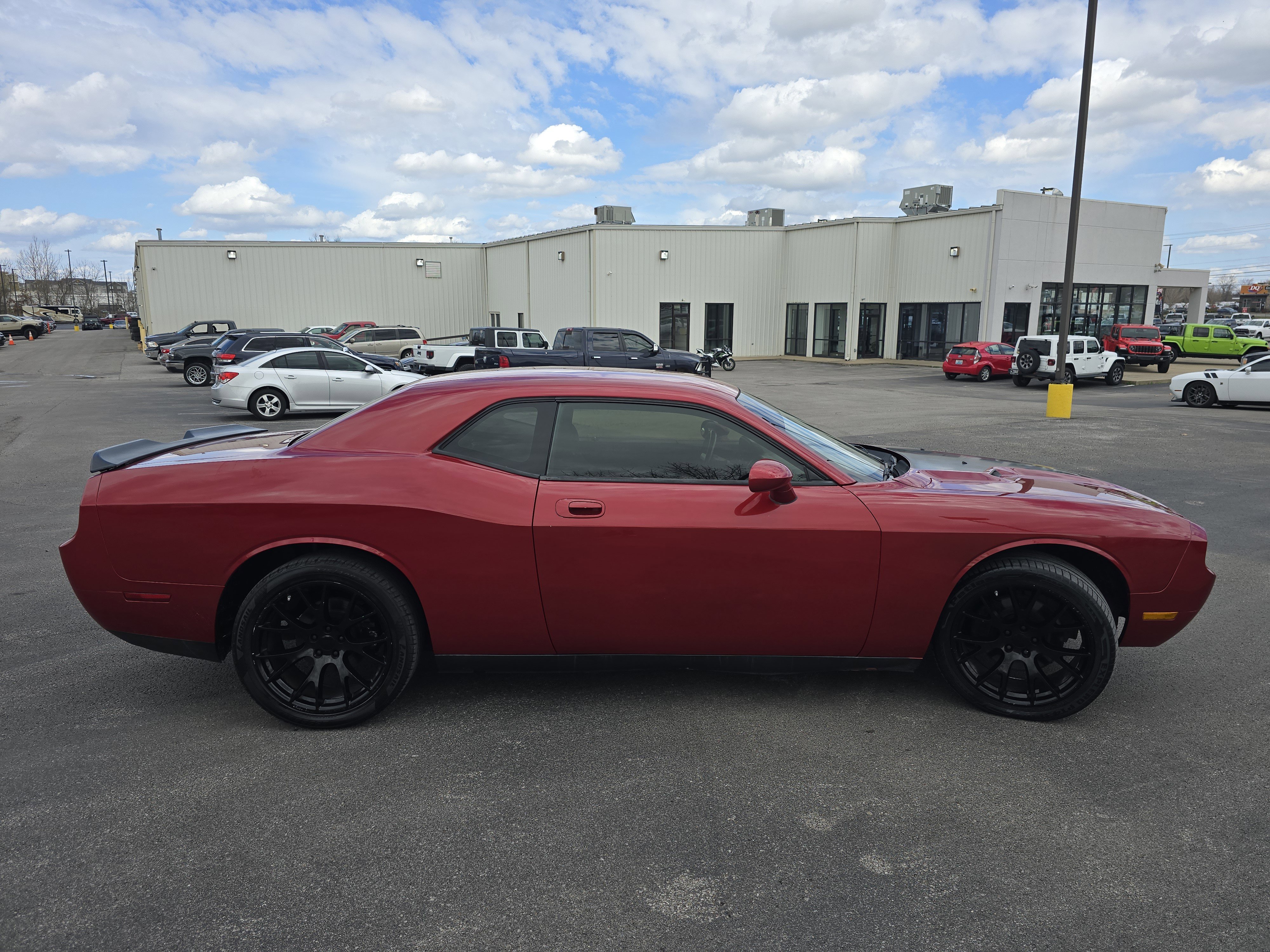 Used 2010 Dodge Challenger R/T image 9