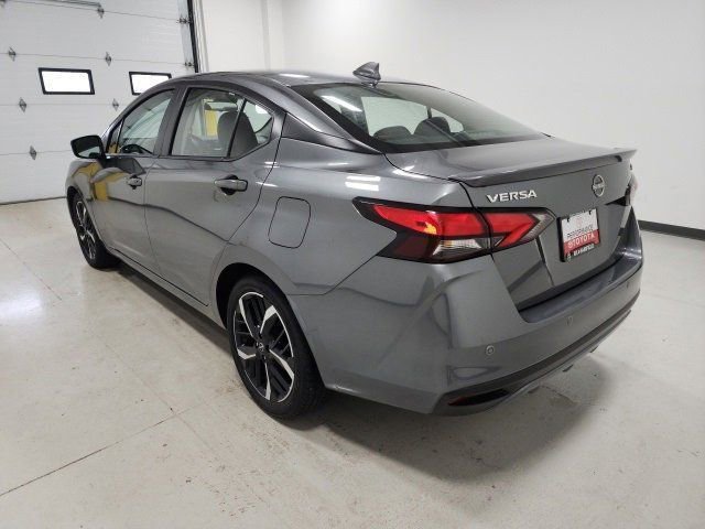 Used 2024 Nissan Versa SR image 9