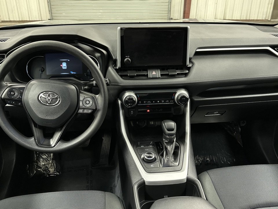 Used 2023 Toyota RAV4 LE image 15