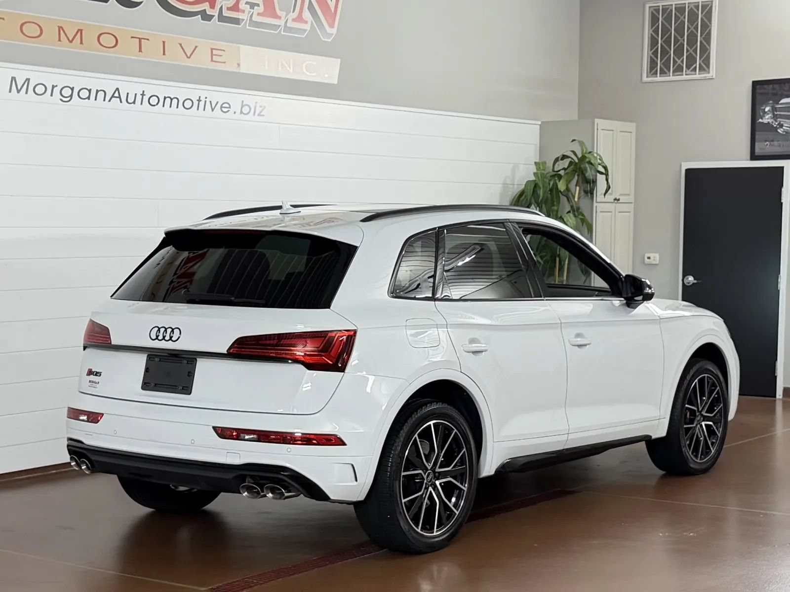 Used 2023 Audi SQ5 Premium Plus w/ Premium Plus Package AWD/4WD image 3