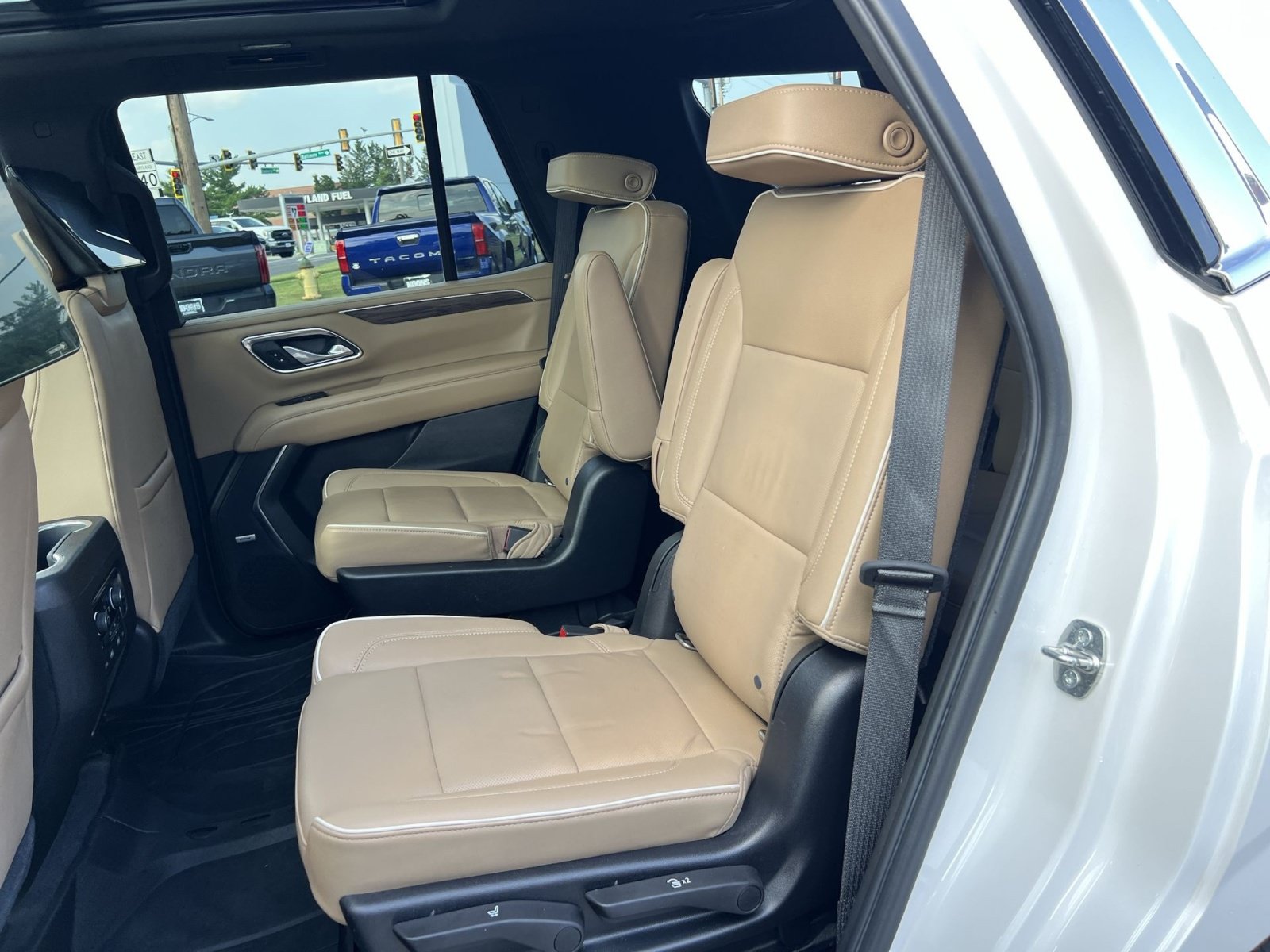 Used 2021 Chevrolet Tahoe Premier AWD/4WD image 25