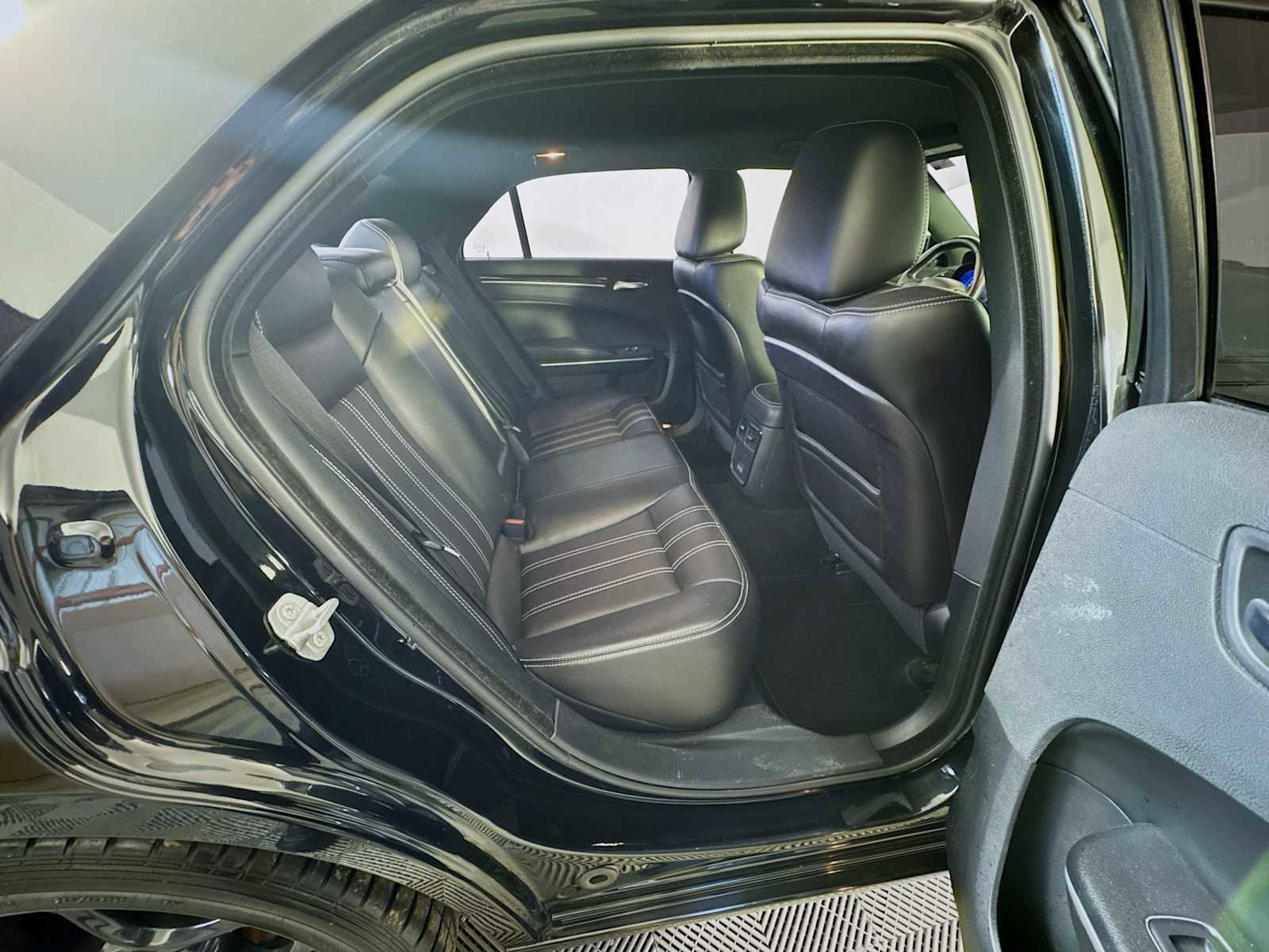 Used 2019 Chrysler 300 S image 25