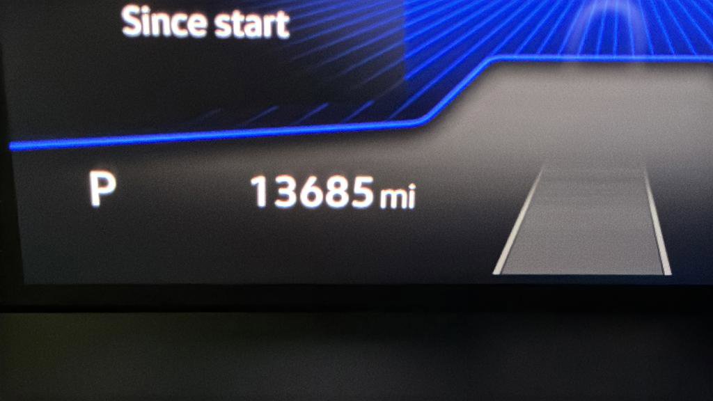 Used 2025 Volkswagen Taos SE w/ Panoramic Sunroof Package image 10