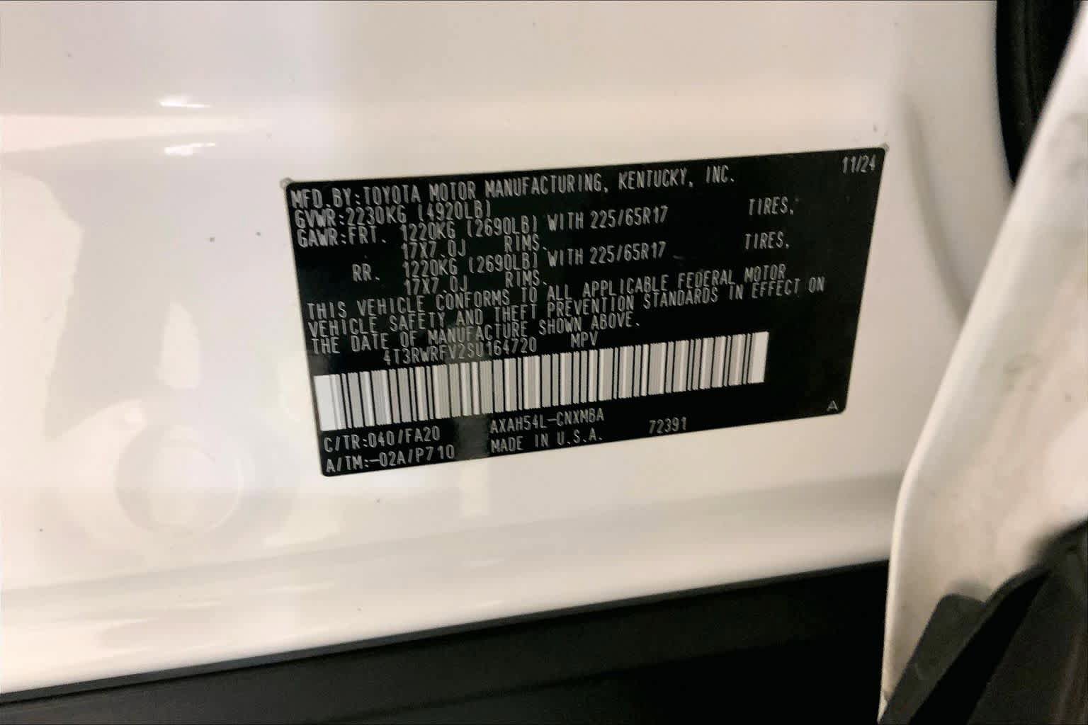 Used 2025 Toyota RAV4 XLE AWD/4WD image 36
