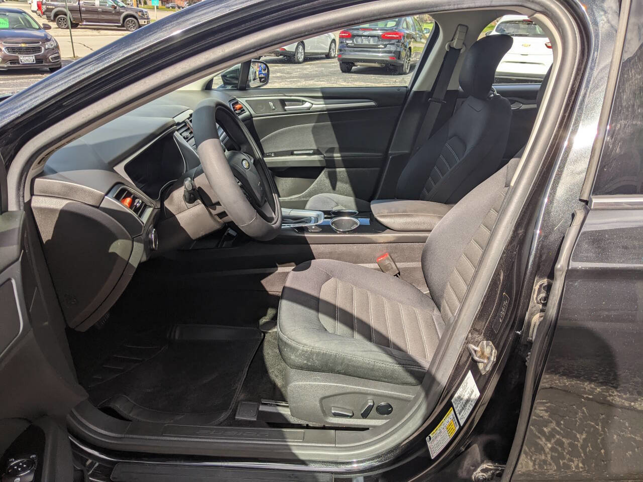 Used 2013 Ford Fusion SE FWD image 10