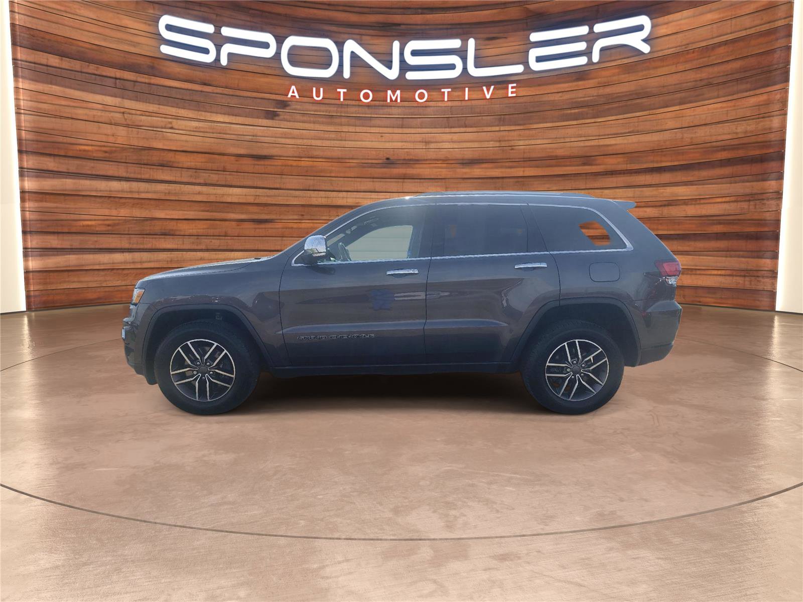 Used 2021 Jeep Grand Cherokee Limited AWD/4WD image 2