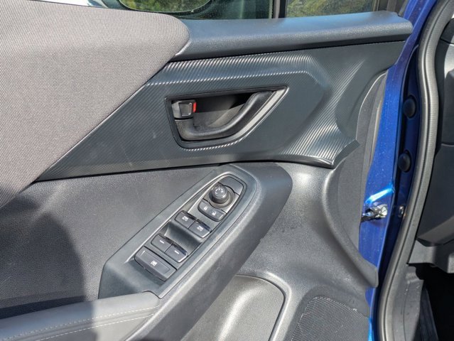 Used 2024 Subaru Crosstrek 2.0i Premium image 3