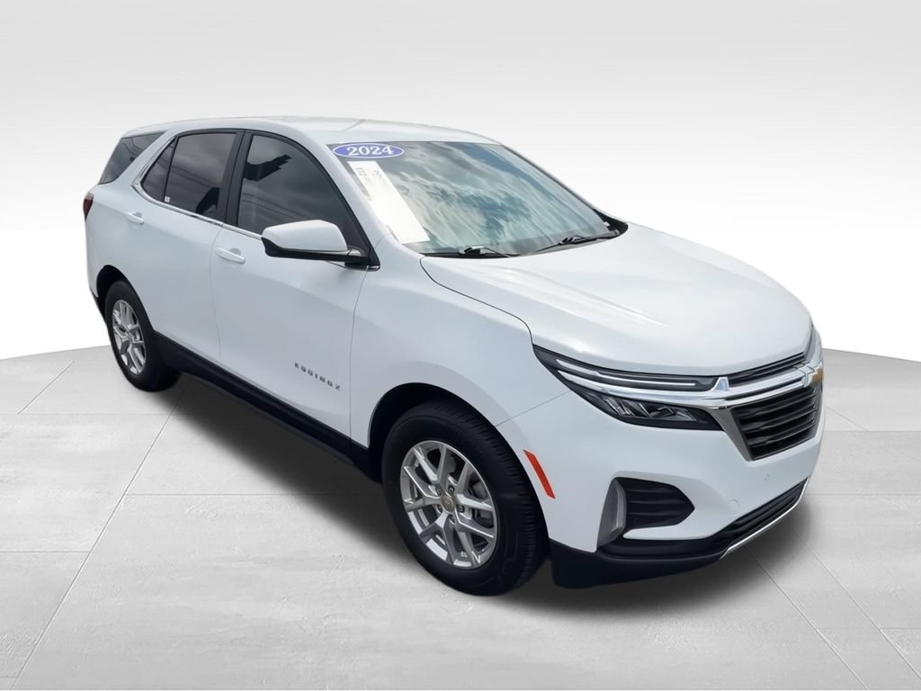 Used 2024 Chevrolet Equinox LT w/ Driver Convenience Package AWD/4WD image 2