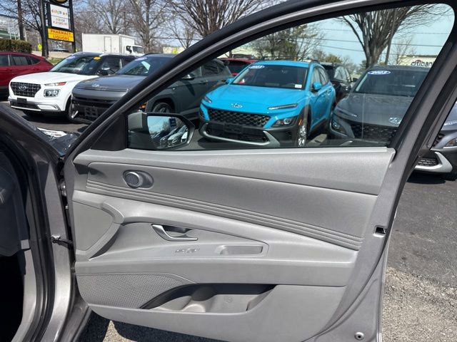 Certified 2023 Hyundai Elantra SEL w/ Convenience Package image 31