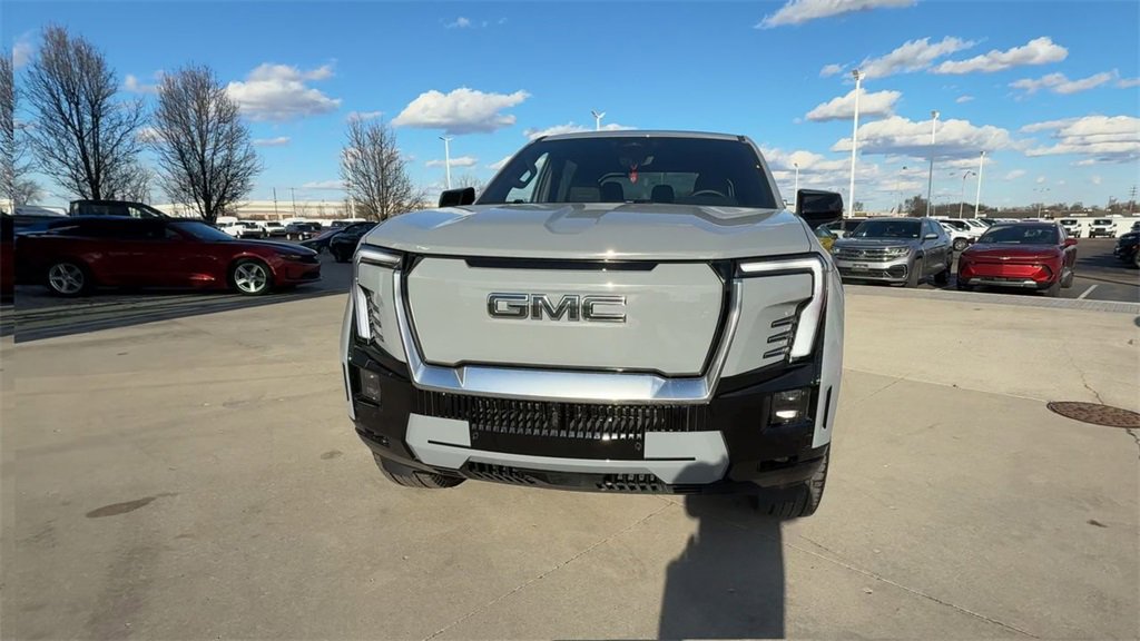 Used 2025 GMC Sierra EV Denali image 3