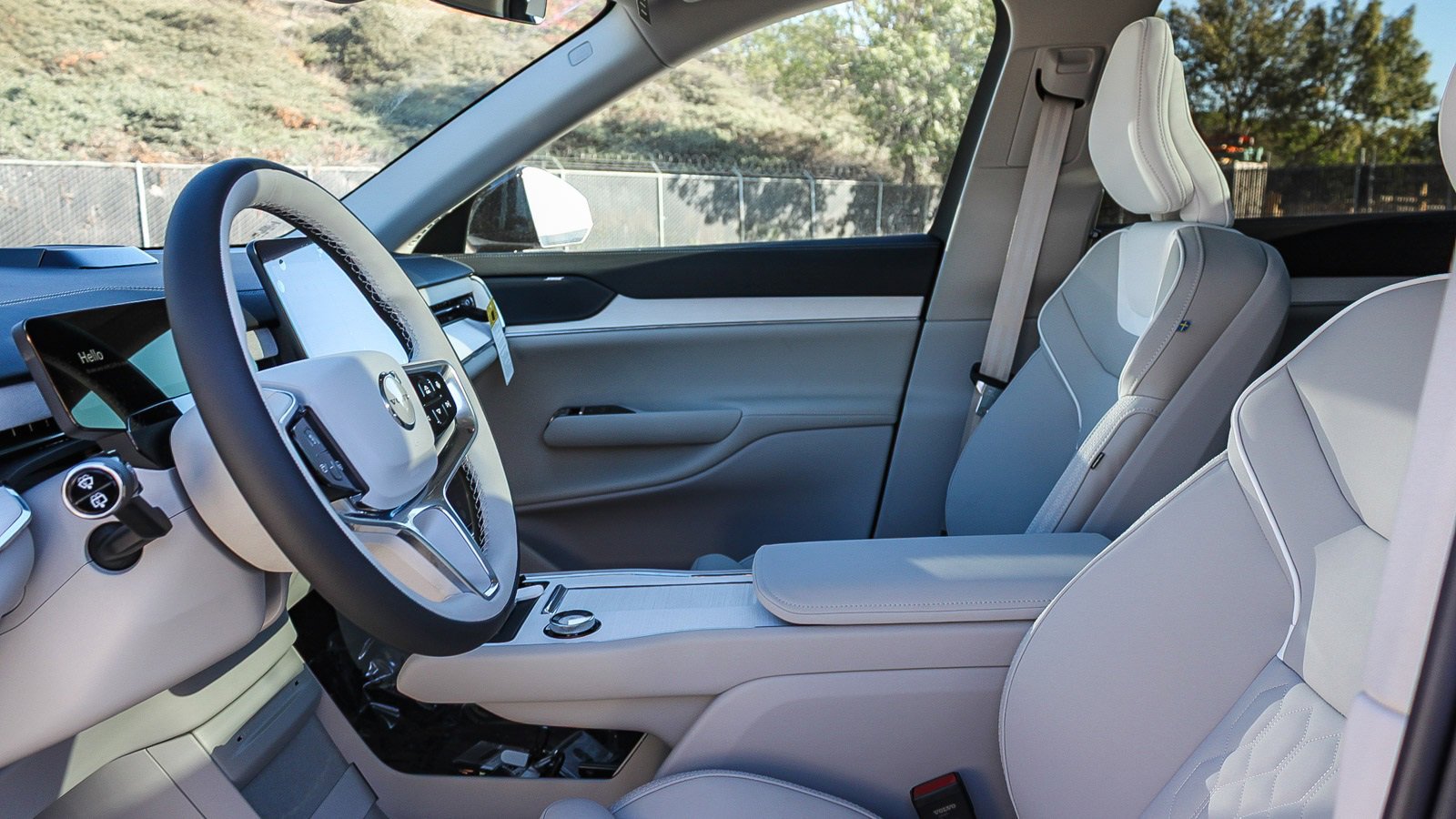 New 2025 Volvo EX90 Plus w/ Protection Package Premier image 20