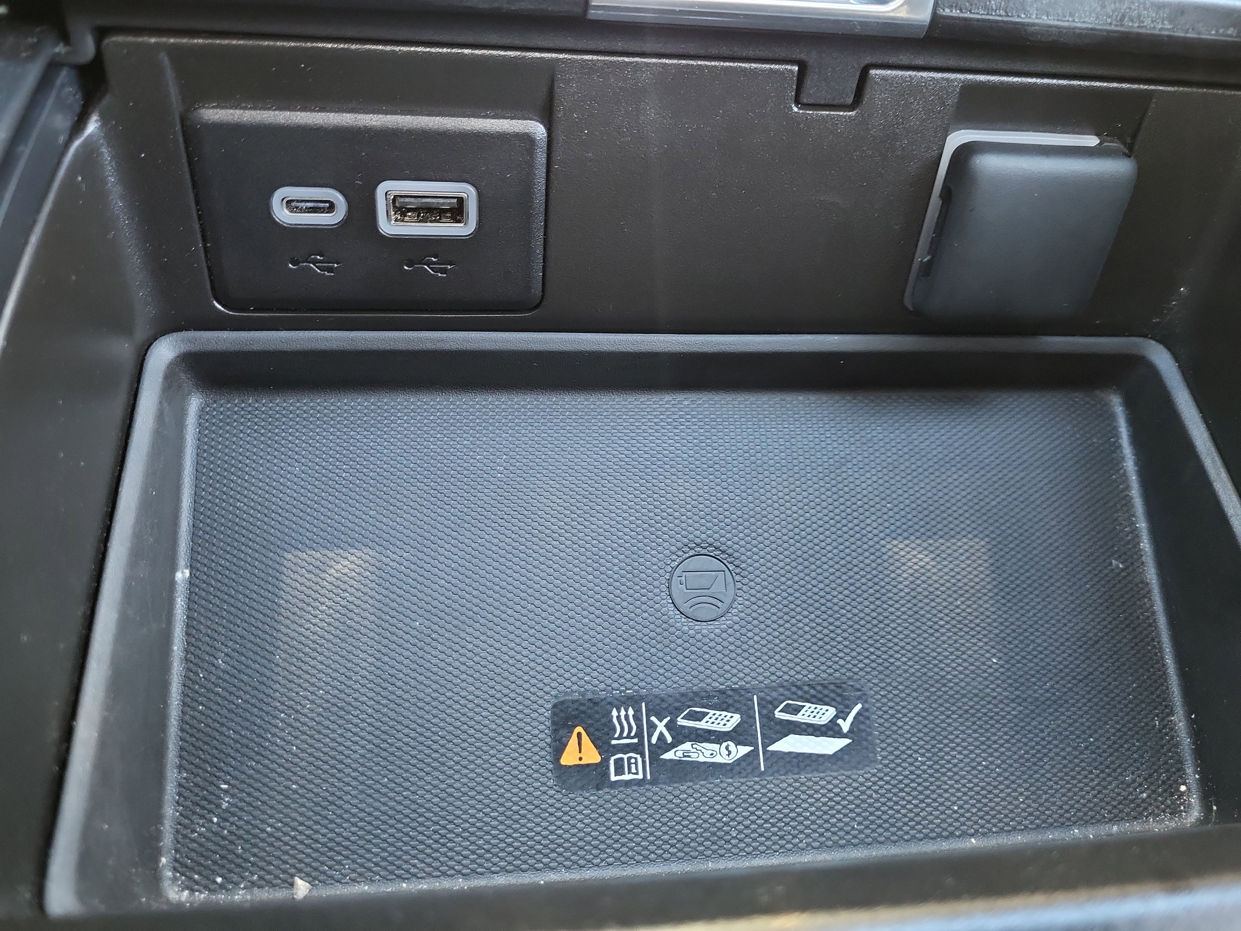 Used 2024 GMC Yukon Denali w/ Advanced Technology Package image 29