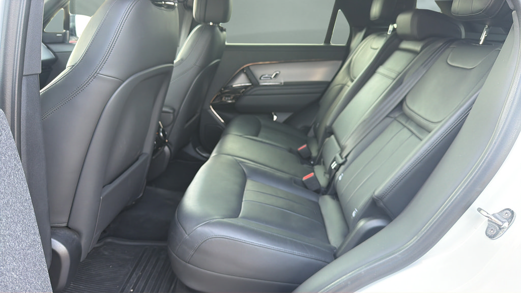 Used 2024 Land Rover Range Rover Sport SE AWD/4WD image 18