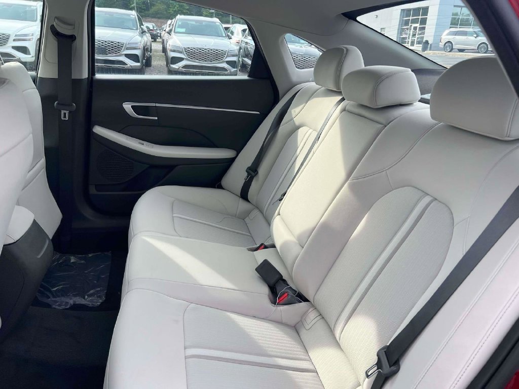 New 2026 Hyundai Sonata SEL FWD image 12