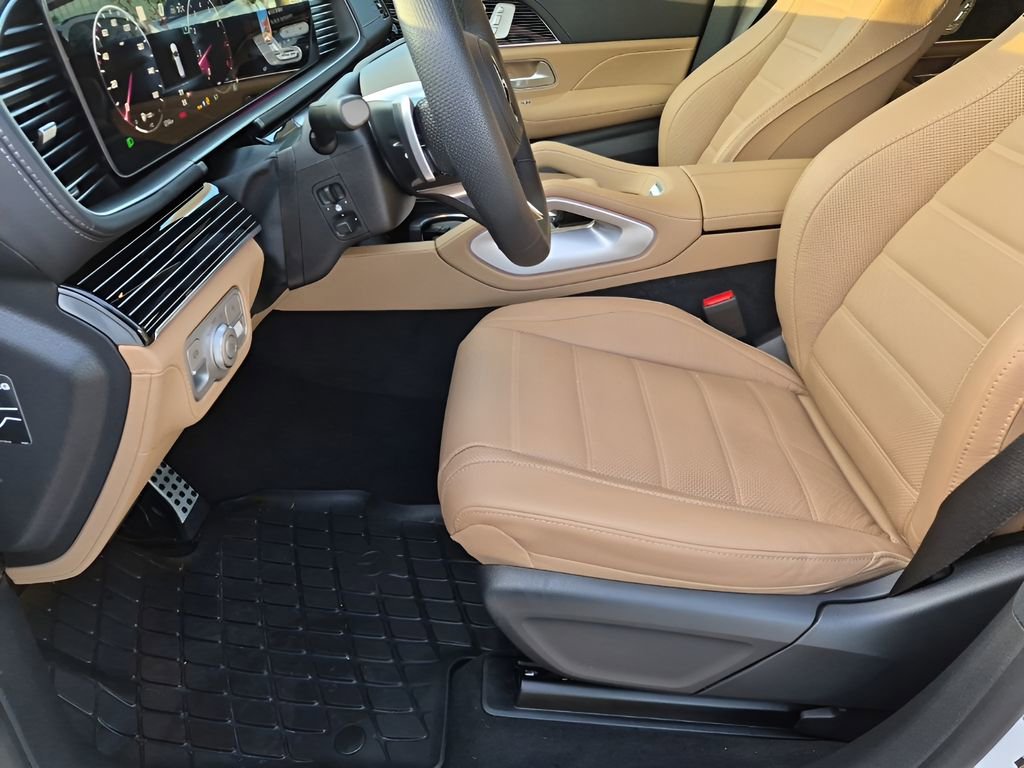 Used 2026 Mercedes-Benz GLS 580 4MATIC image 31