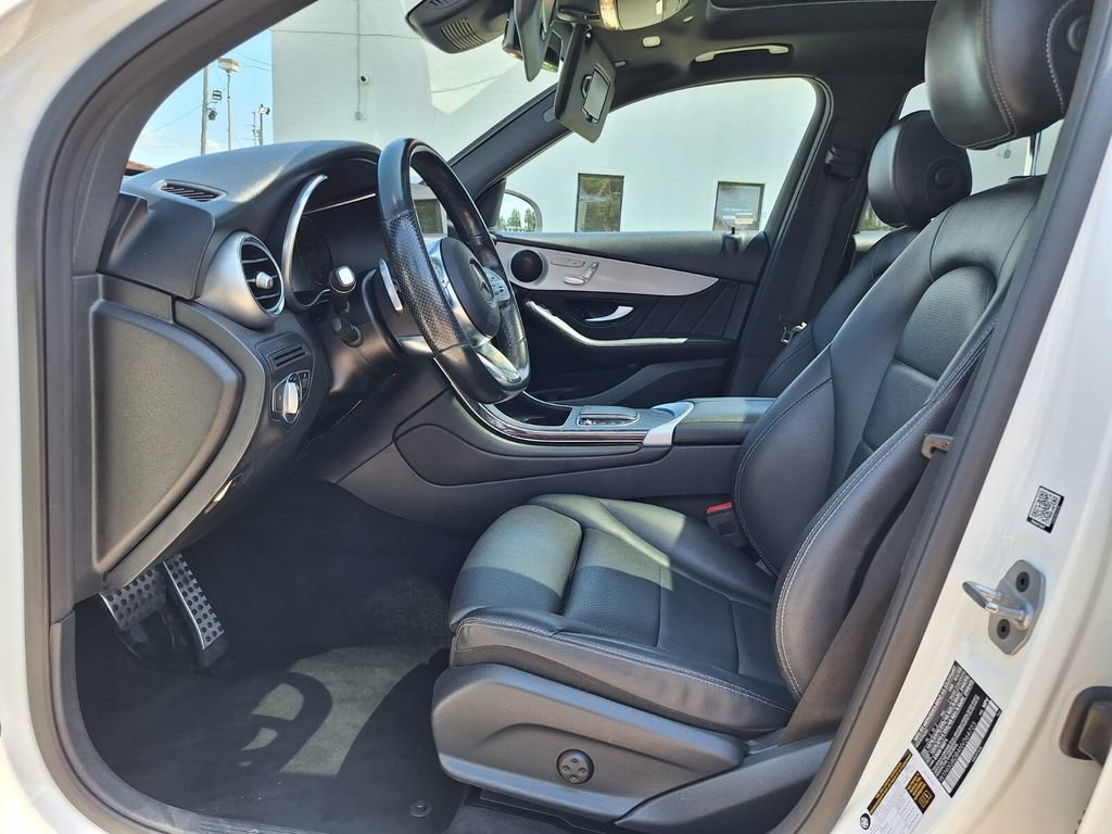 Used 2022 Mercedes-Benz GLC 300 image 13