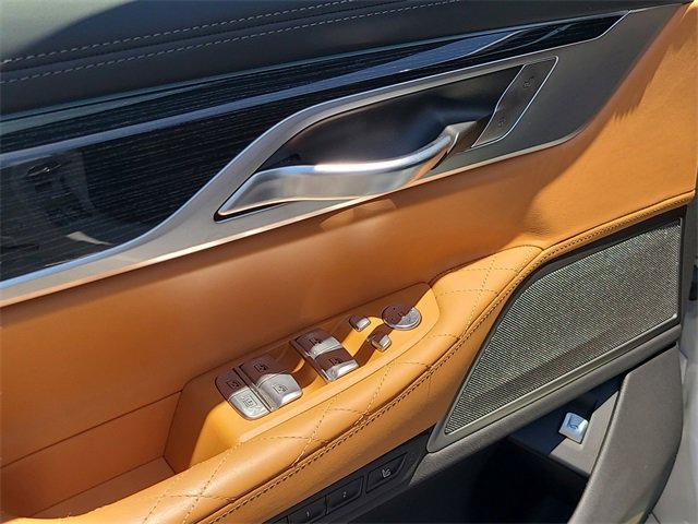 Used 2022 BMW 750i xDrive w/ Luxury Rear Seating Package image 16