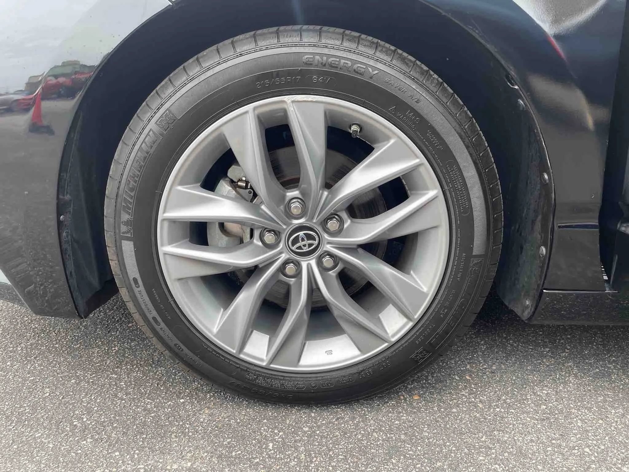 Used 2019 Toyota Avalon XLE FWD image 44