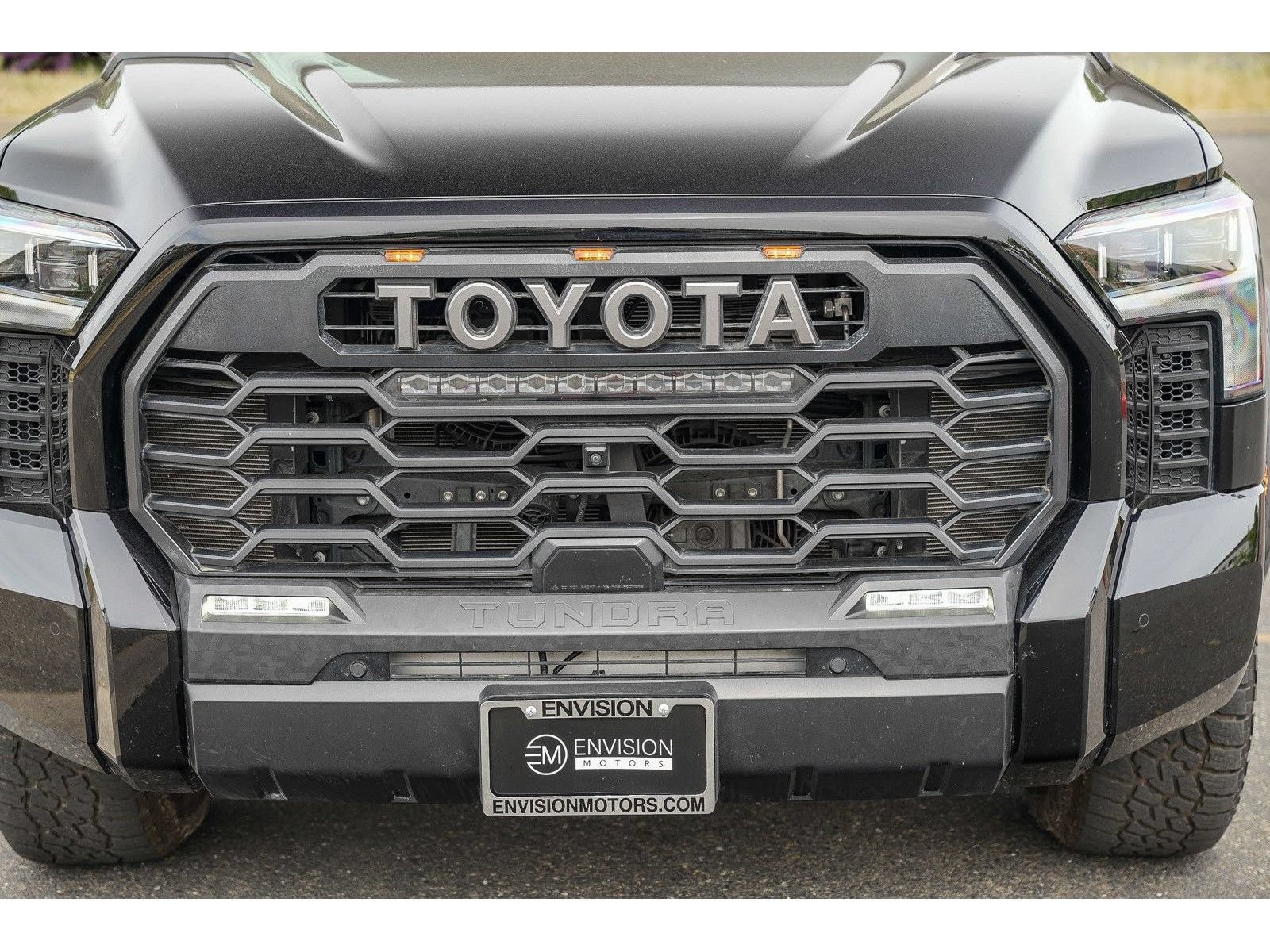 Used 2025 Toyota Tundra TRD Pro AWD/4WD image 7