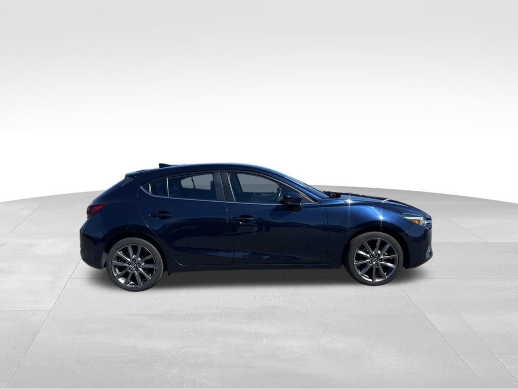Used 2018 MAZDA MAZDA3 Grand Touring w/ Premium Equipment Package FWD image 8