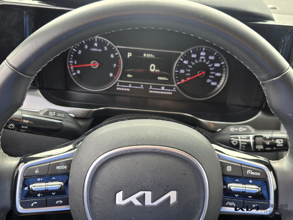 Certified 2022 Kia Sorento S FWD image 29