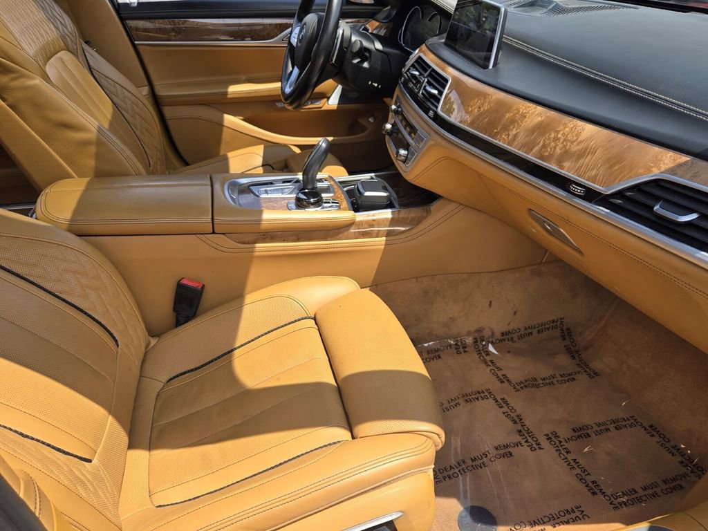 Used 2018 BMW 750i xDrive AWD/4WD image 16