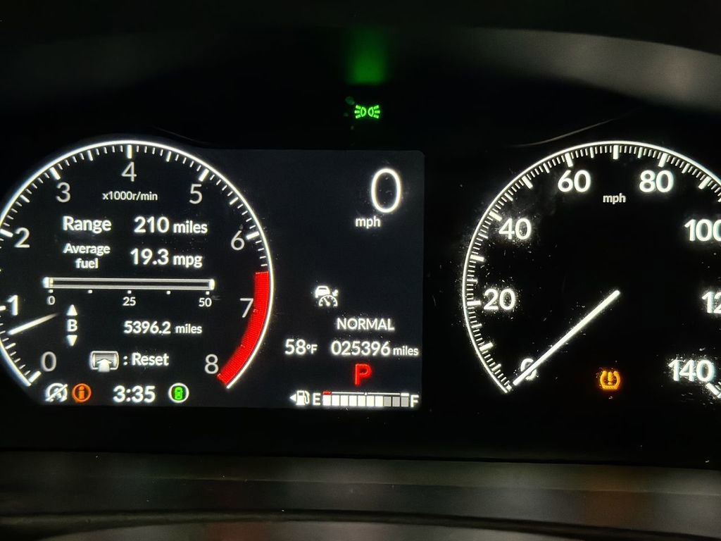 Used 2023 Honda Pilot Touring image 12