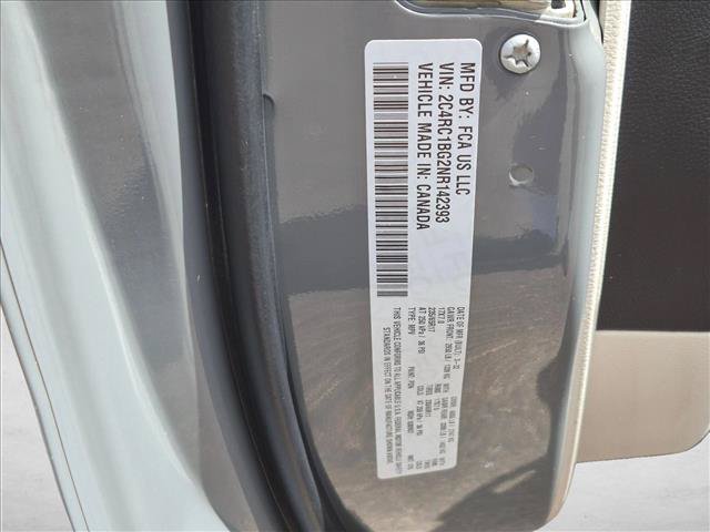 Used 2022 Chrysler Pacifica Touring-L FWD image 24