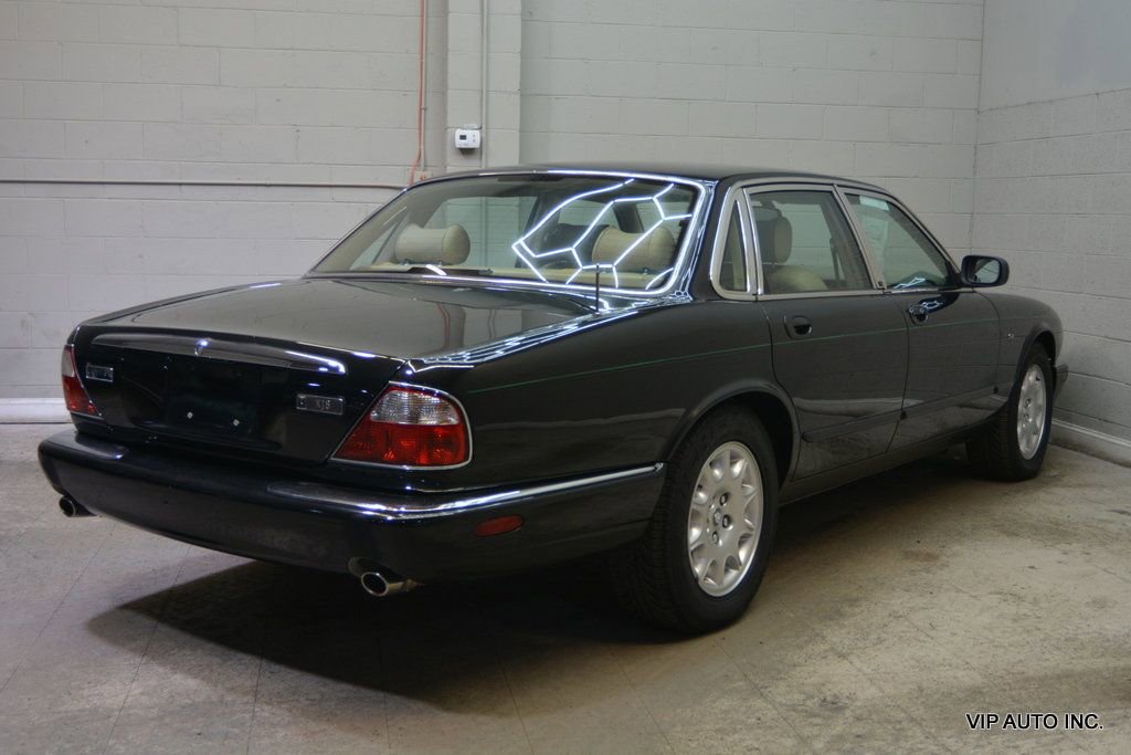 Used 2000 Jaguar XJ8 image 4