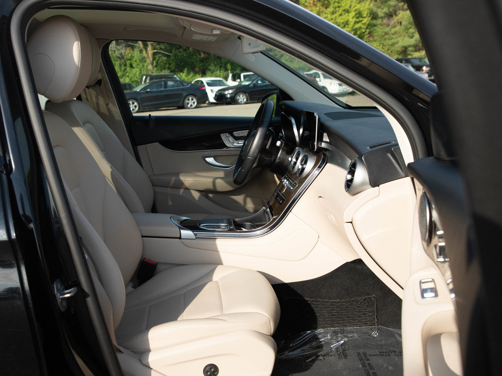 Used 2020 Mercedes-Benz GLC 300 4MATIC image 9