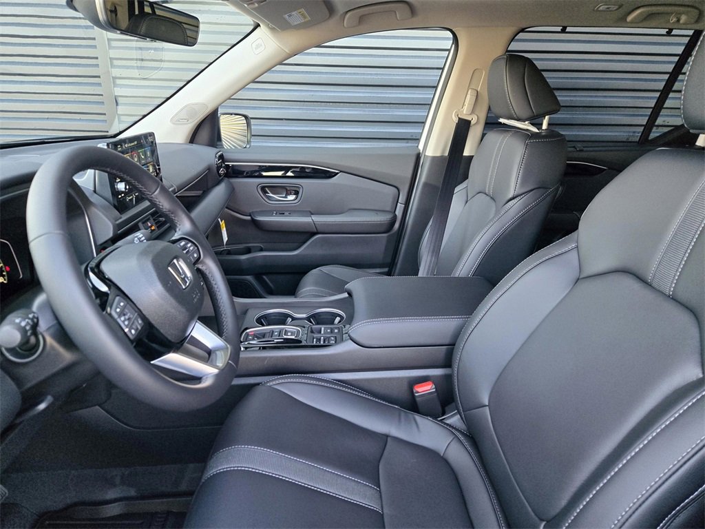 New 2025 Honda Pilot Touring image 26