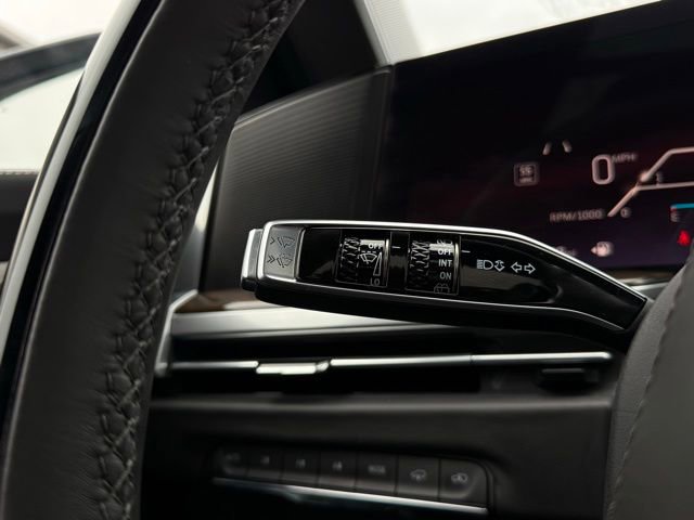 Used 2026 Cadillac Escalade Platinum Sport image 14