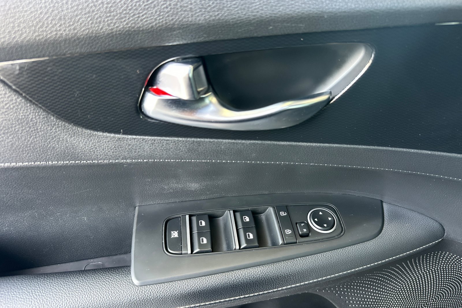 Used 2023 Kia Forte GT-Line w/ GT-Line Premium Package FWD image 10
