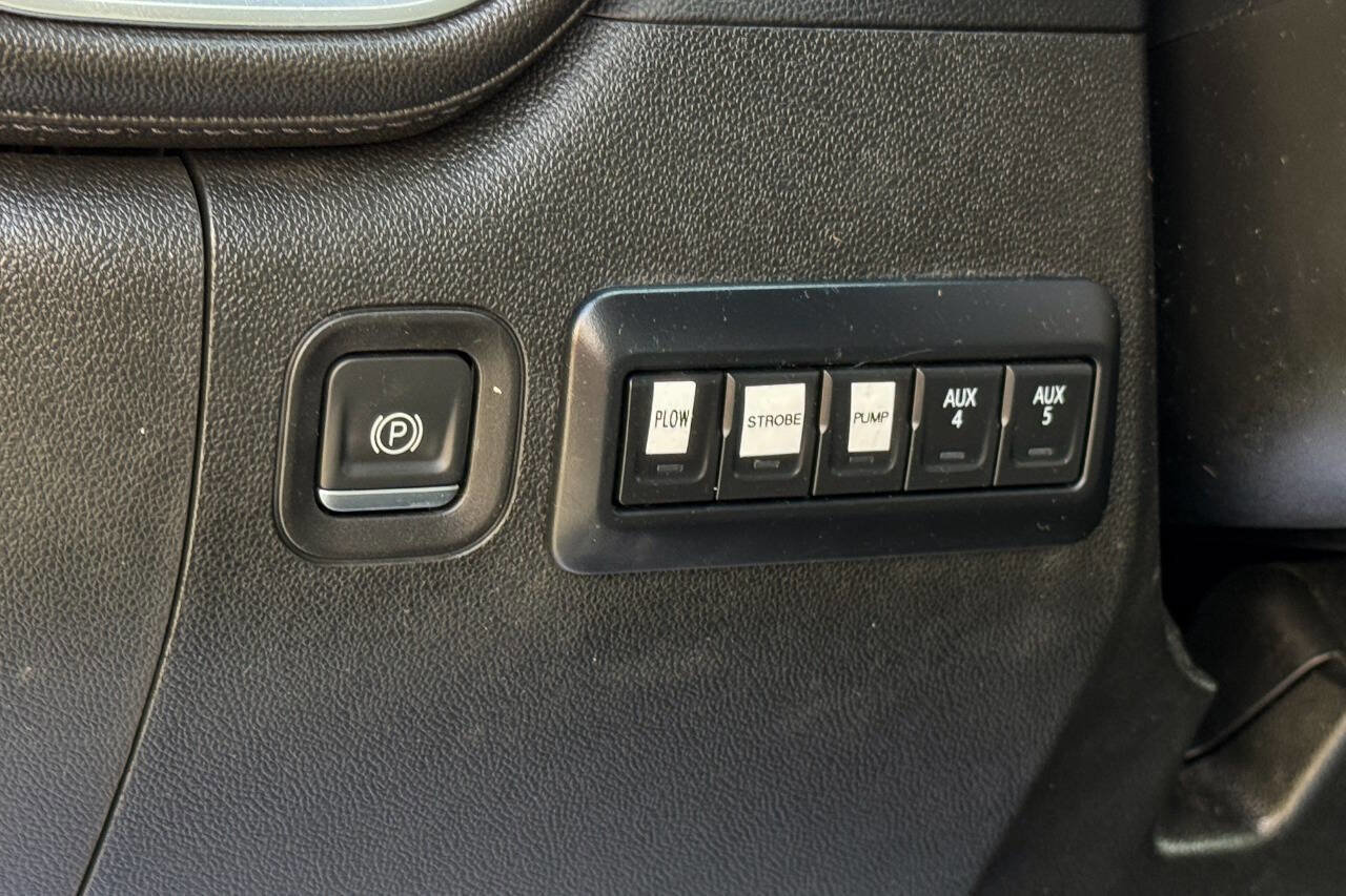 Used 2022 Chevrolet Silverado 3500 LT w/ Convenience Package image 30