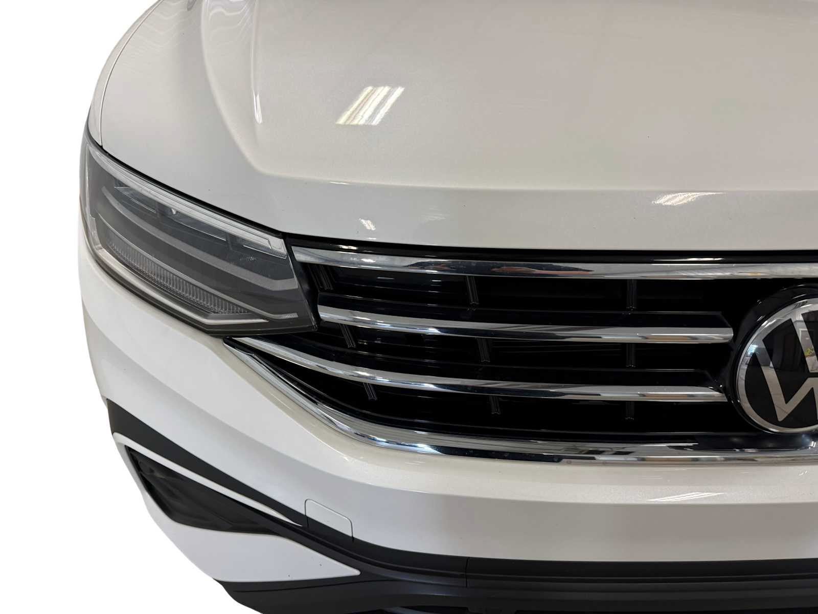 Certified 2023 Volkswagen Tiguan SE FWD image 4
