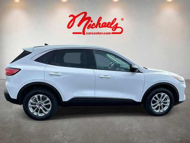 Used 2022 Ford Escape SE AWD/4WD image 2