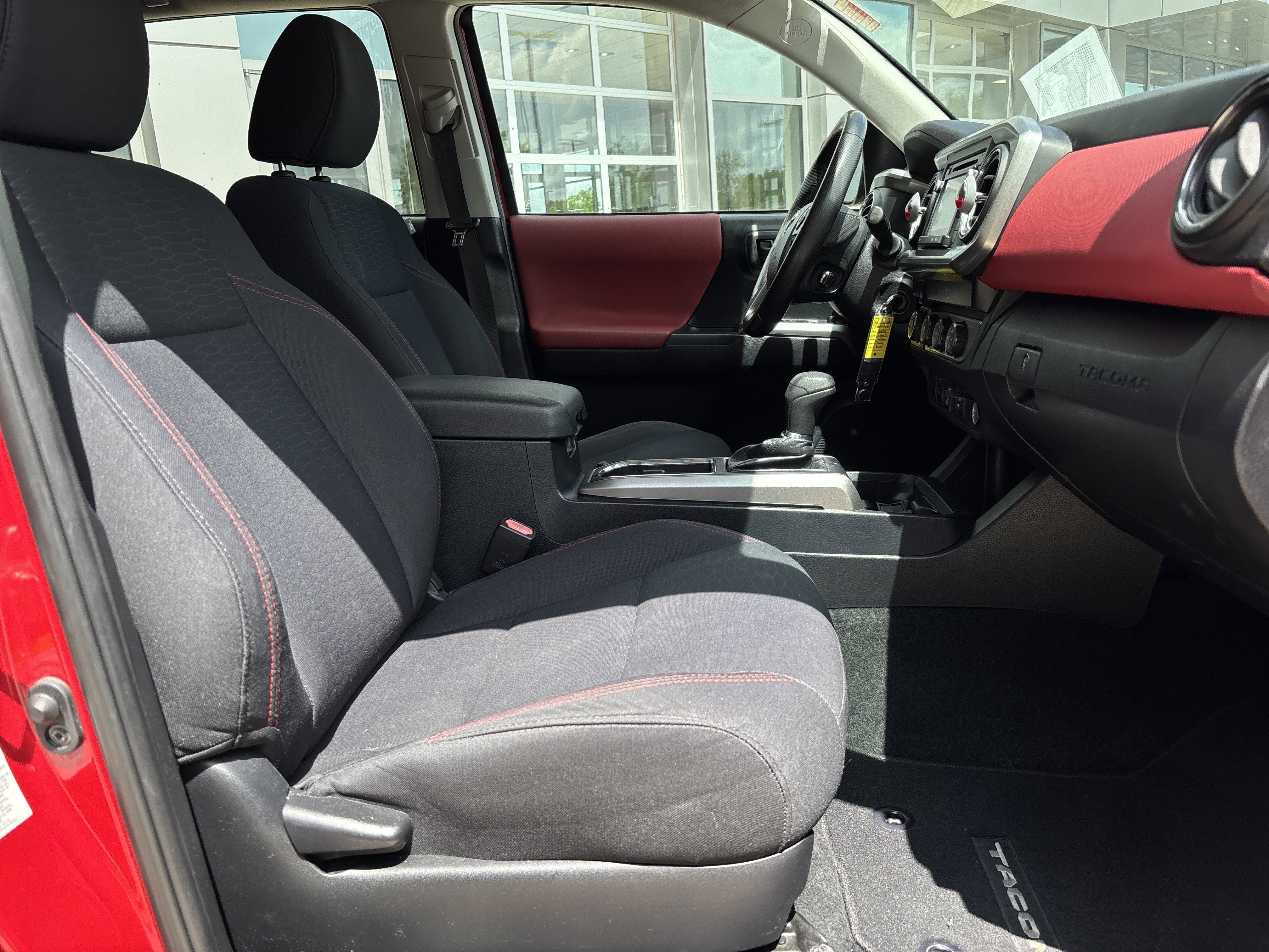 Used 2019 Toyota Tacoma SR5 AWD/4WD image 28