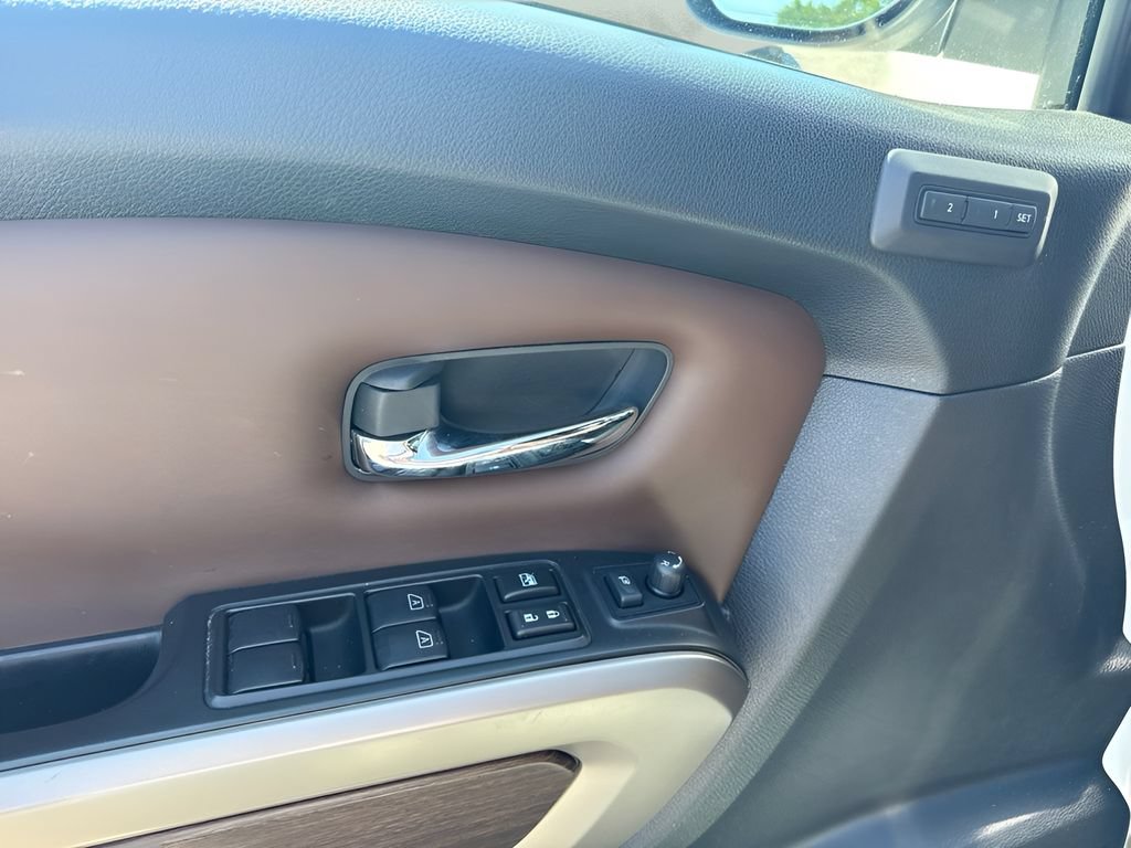 Used 2024 Nissan Titan Platinum Reserve w/ Moonroof Package AWD/4WD image 18