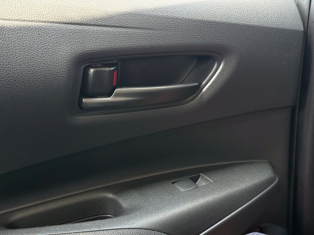 Used 2025 Toyota Corolla LE FWD image 30