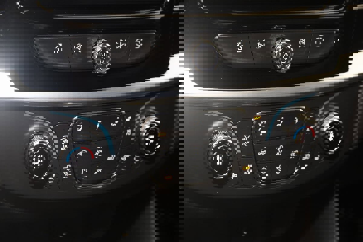 Used 2023 Chevrolet Traverse LT w/ LPO, Cargo Package image 28