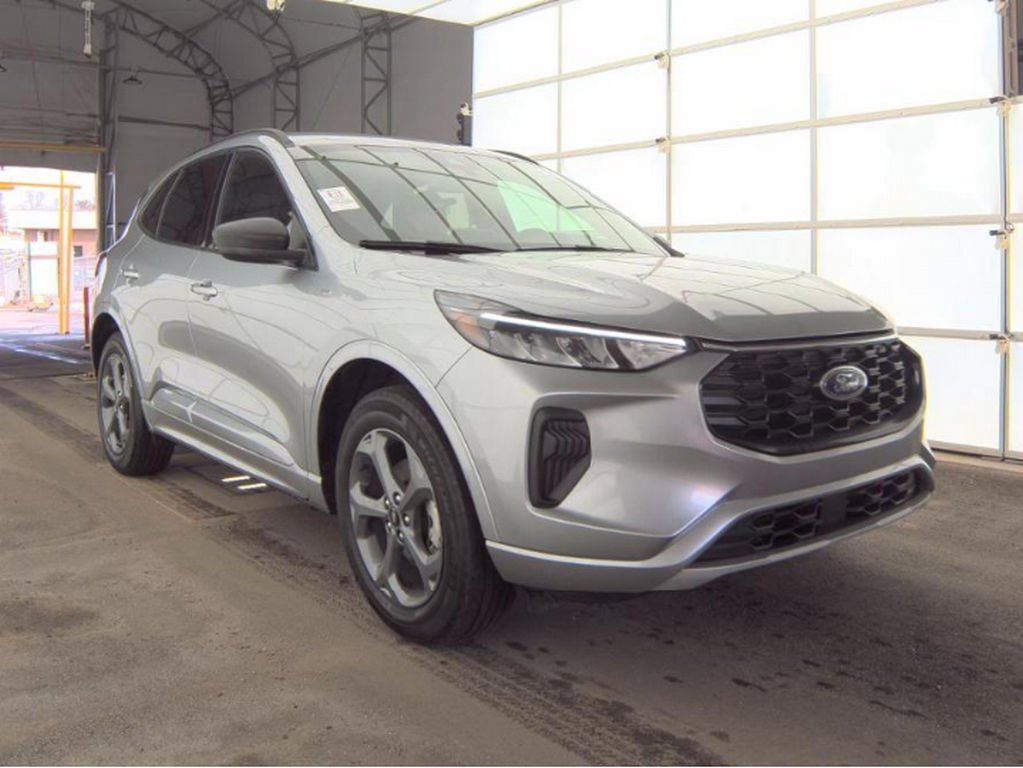 Used 2024 Ford Escape ST-Line image 4