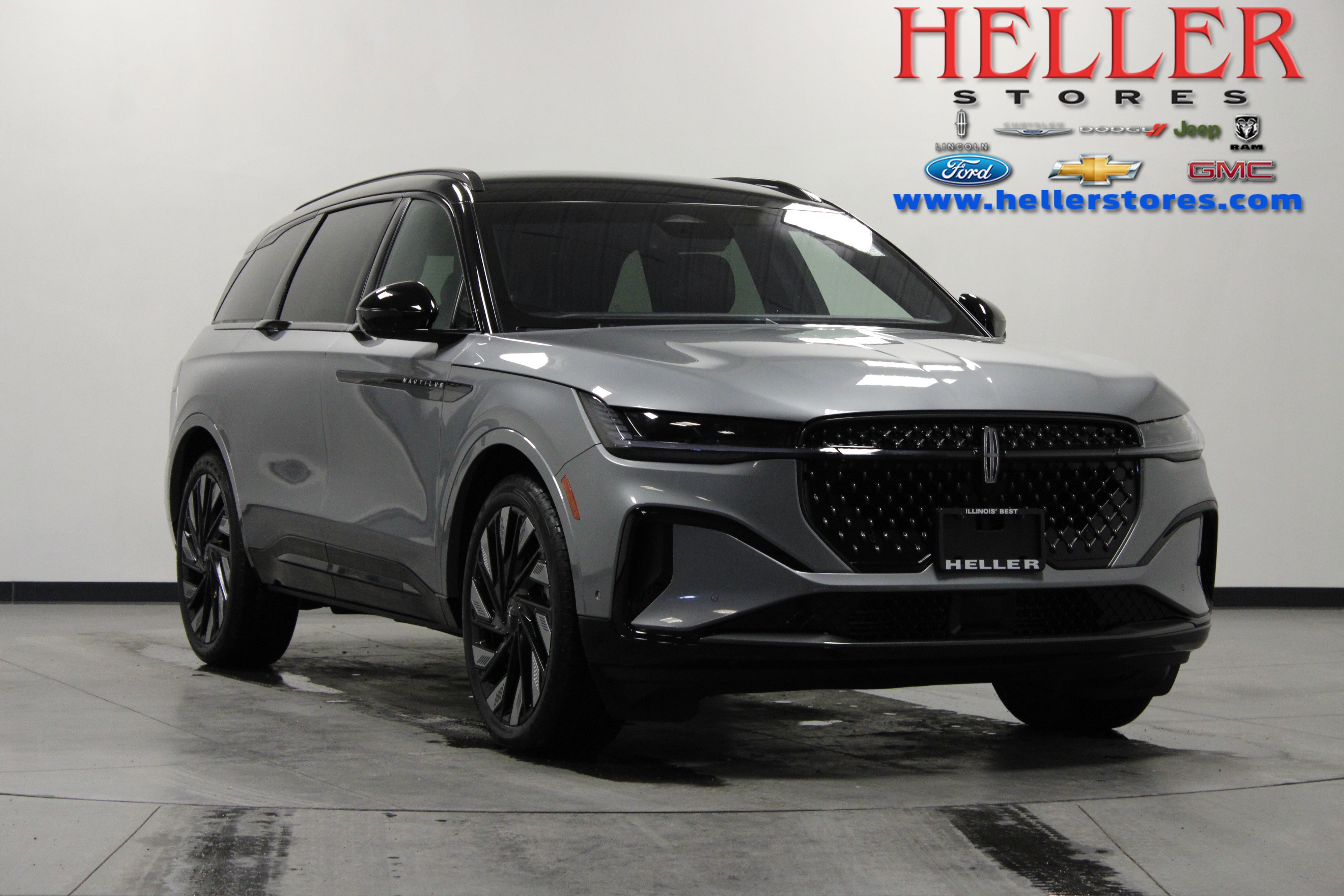 Used 2024 Lincoln Nautilus Reserve w/ Jet Appearance Package (87T) image 1